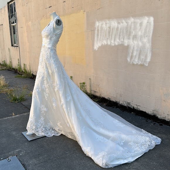 New with Tag Simply Bridal Wedding Gown with Train Size 2 - Picture 2 of 9